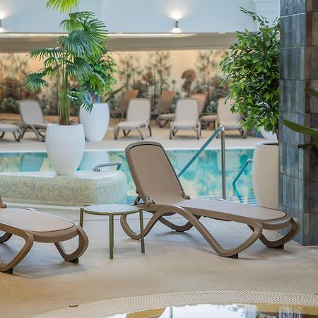 Hotel Atlantis Wellness & Conference ハイデゥソボスロー エクステリア 写真