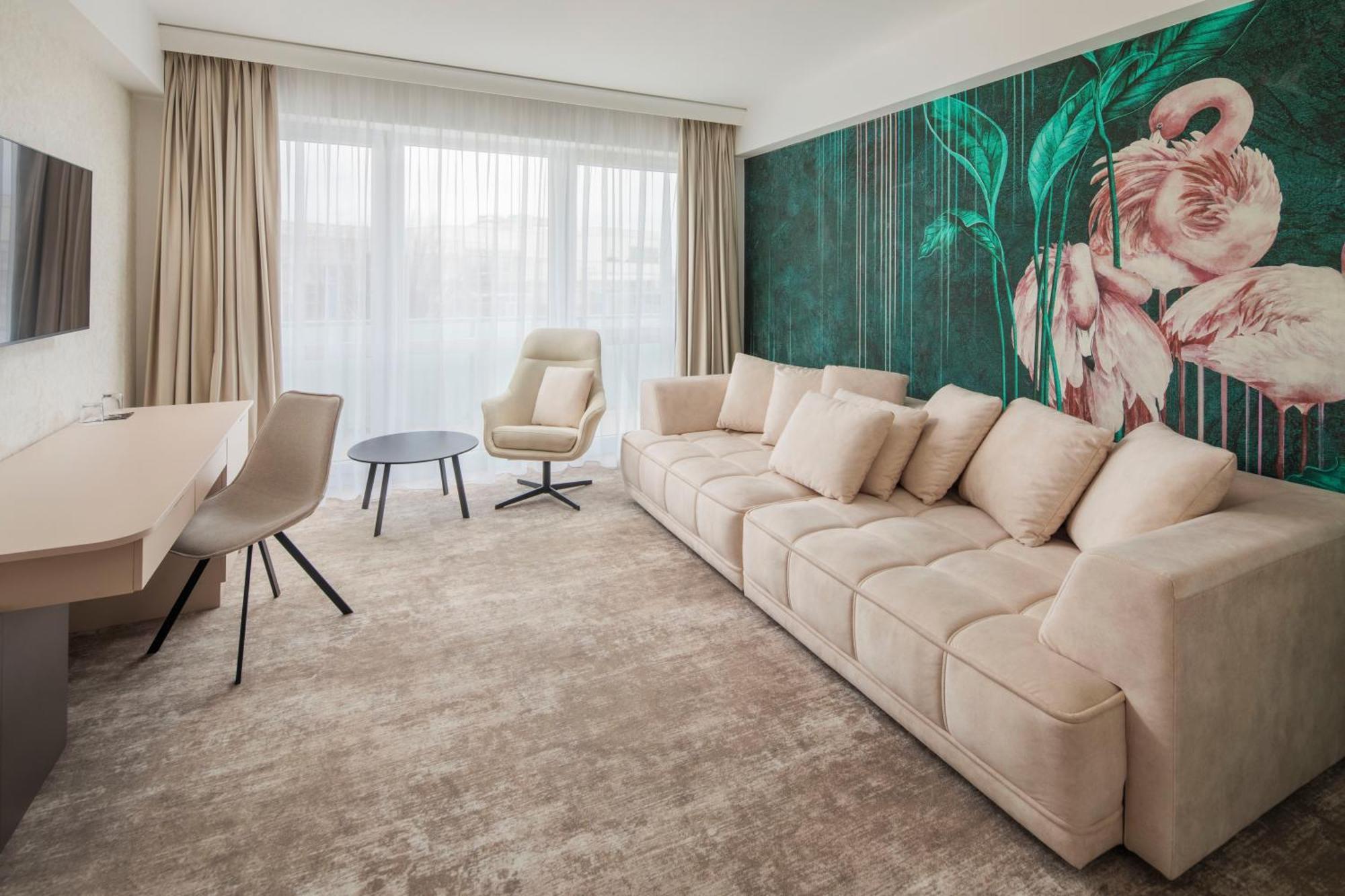Hotel Atlantis Wellness & Conference ハイデゥソボスロー エクステリア 写真