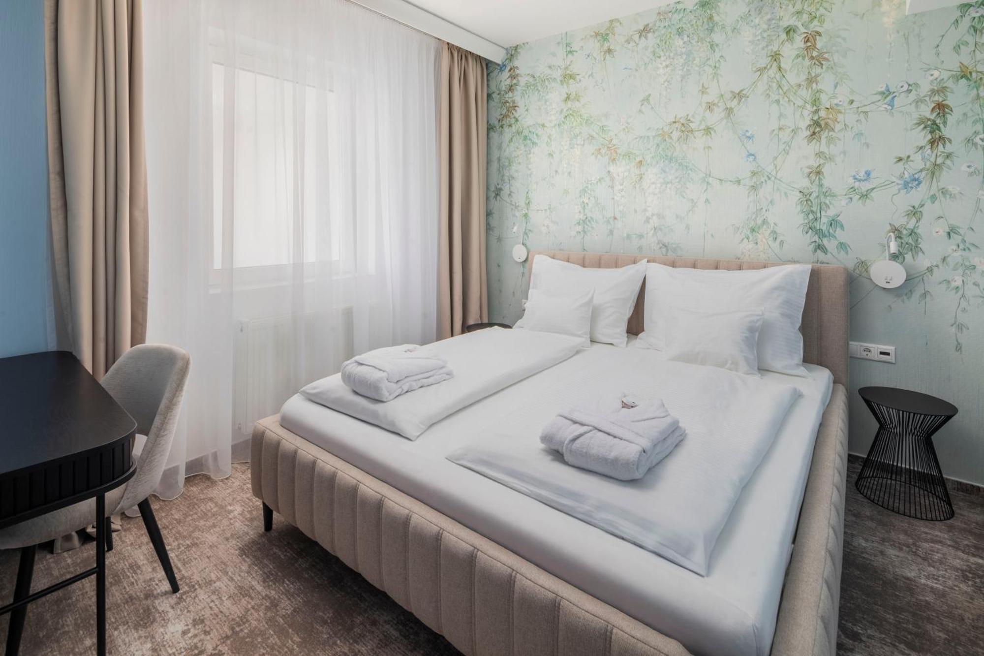 Hotel Atlantis Wellness & Conference ハイデゥソボスロー エクステリア 写真