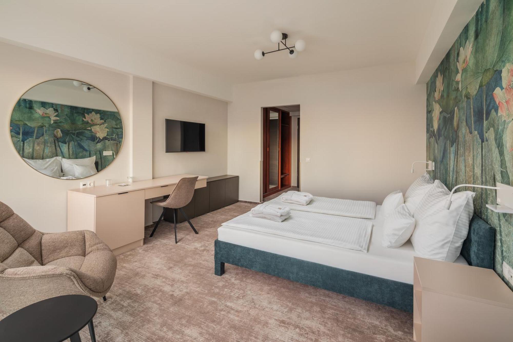 Hotel Atlantis Wellness & Conference ハイデゥソボスロー エクステリア 写真